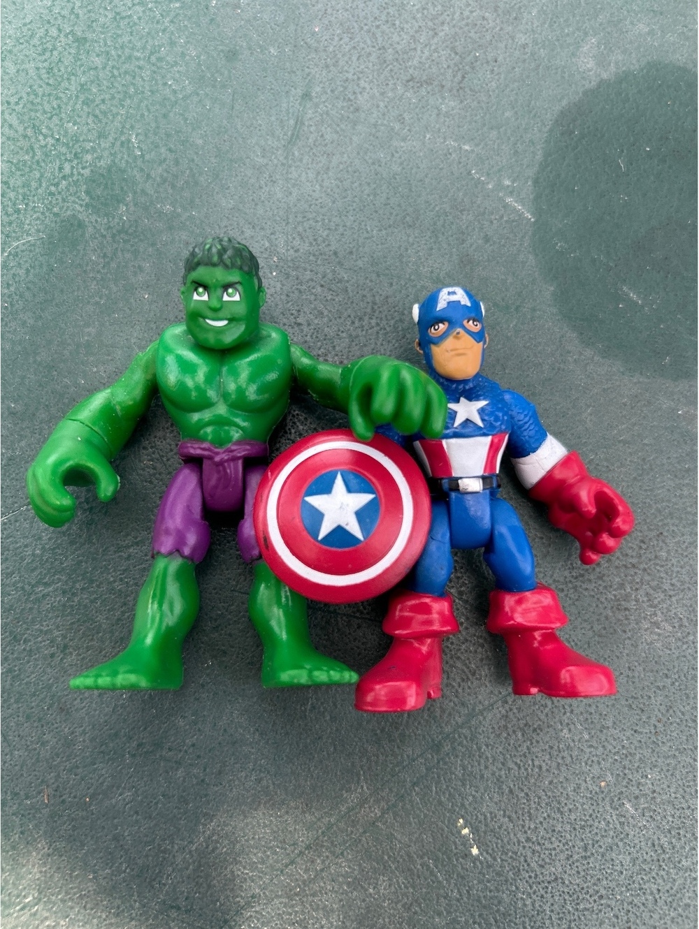 Marvel Avengers Hulk and Captain America Action Figures Set
